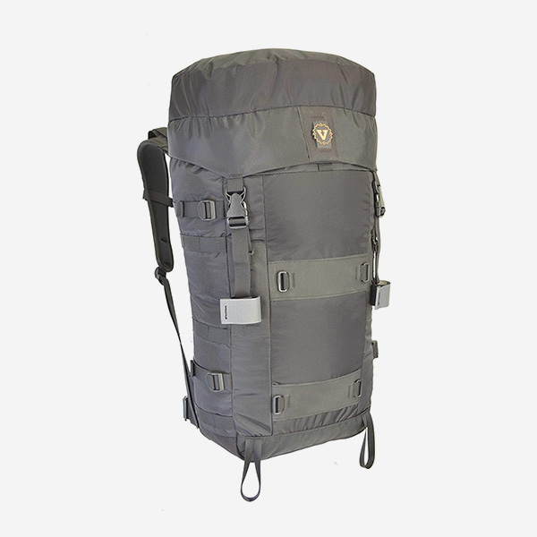A journey into the outdoors requires a pack like the Quest 40. The roll top closure has a removable and extendable lid for quick access items like sunglasses, hats and gloves.